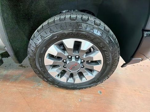 Used 2024 Chevrolet Silverado 2500 Custom w/ Custom Value Package AWD/4WD image 10