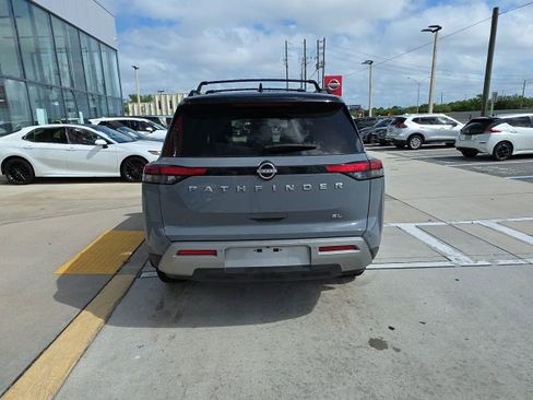 Used 2023 Nissan Pathfinder SL image 5