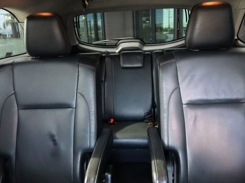 Used 2017 Toyota Highlander XLE image 18