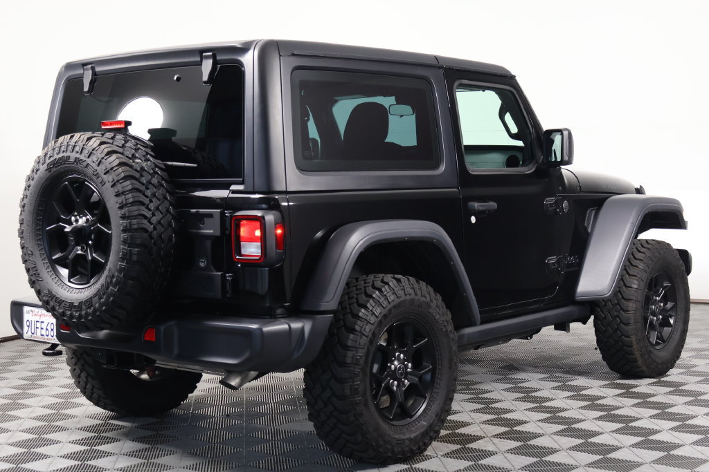Used 2025 Jeep Wrangler Sport AWD/4WD image 4
