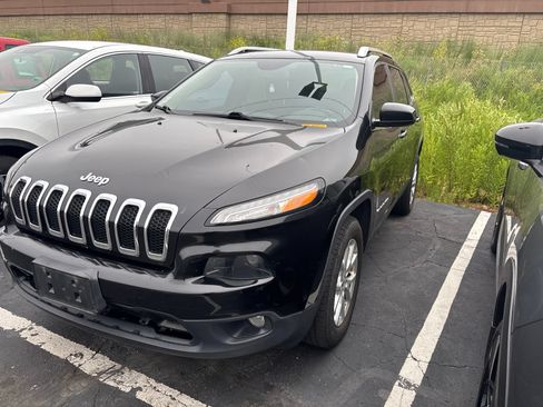 Used 2015 Jeep Cherokee Latitude AWD/4WD image 2