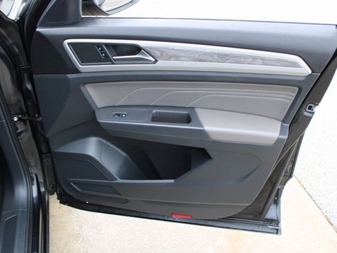 Certified 2023 Volkswagen Atlas Cross Sport SE image 26