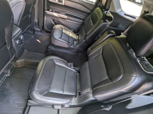 Used 2023 Ford Explorer Limited w/ Equipment Group 301A AWD/4WD image 19
