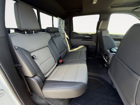 New 2025 Chevrolet Silverado 1500 ZR2 w/ Technology Package image 18