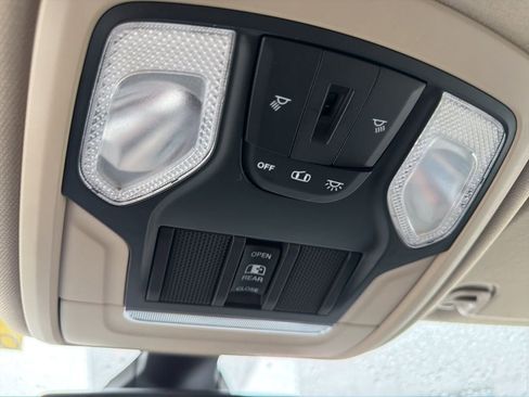 Used 2019 RAM 1500 Big Horn image 22