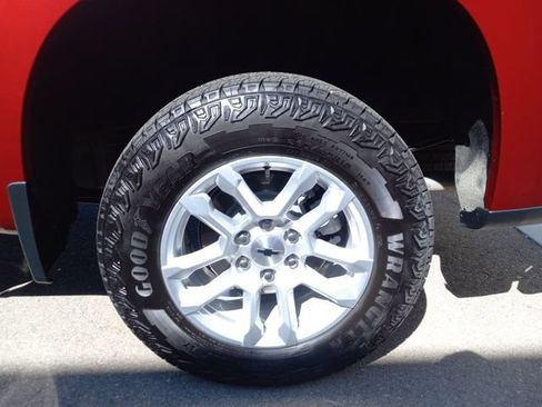 Certified 2025 Chevrolet Silverado 1500 RST AWD/4WD image 33