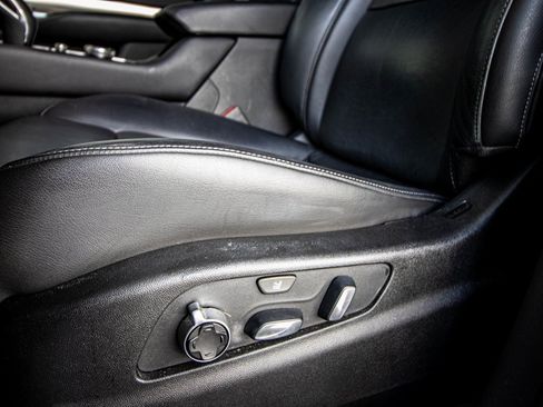 Used 2019 Cadillac XT4 Premium Luxury image 26