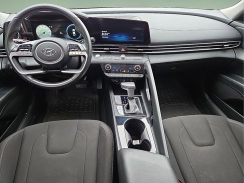 Used 2023 Hyundai Elantra SEL w/ Convenience Package FWD image 10