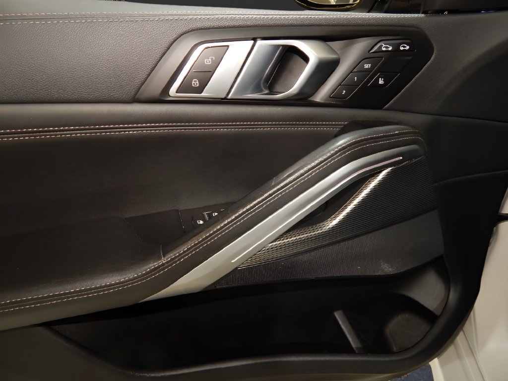 Used 2023 BMW X6 xDrive40i w/ M Sport Package AWD/4WD image 10