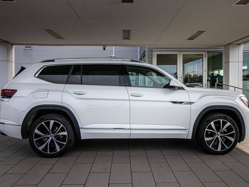 Used 2024 Volkswagen Atlas SEL Premium R-Line AWD/4WD image 3
