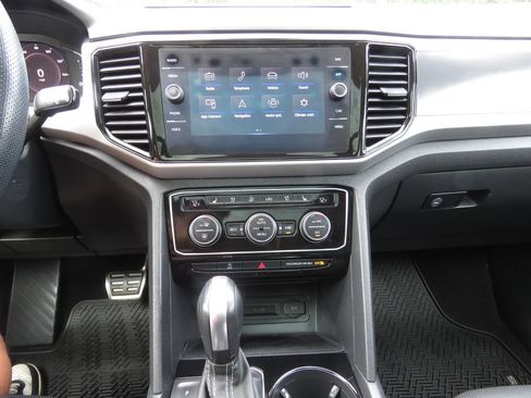 Used 2022 Volkswagen Atlas SEL Premium AWD/4WD image 29
