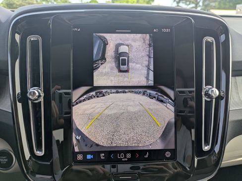 New 2025 Volvo XC40 B5 Plus w/ Climate Package image 21