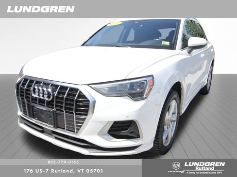 Used 2019 Audi Q3 2.0T Premium AWD/4WD image 3