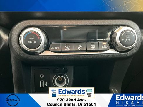 Used 2018 Nissan Kicks SR FWD image 26
