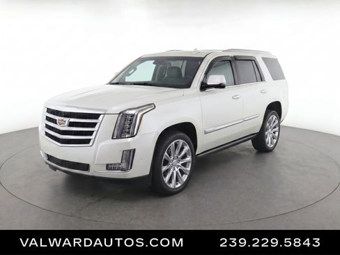 Used 2020 Cadillac Escalade Premium Luxury AWD/4WD image 1