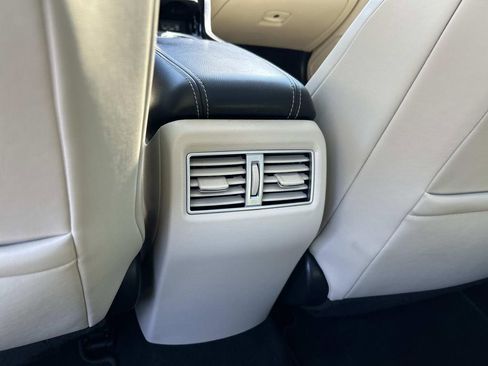 Used 2017 Nissan Maxima Platinum w/ Interior Lighting Package image 17