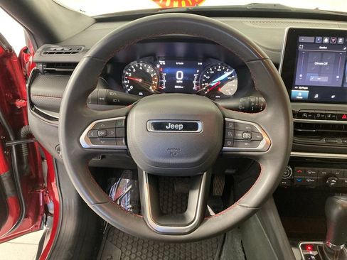 Used 2025 Jeep Compass Trailhawk AWD/4WD image 10