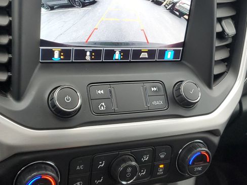 Used 2021 GMC Acadia SLT w/ Premium Package image 22