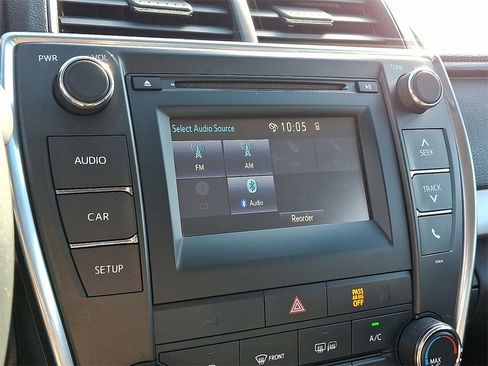 Used 2017 Toyota Camry XSE image 18