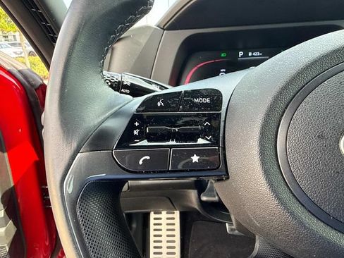 Used 2025 Hyundai Elantra Sport FWD image 29