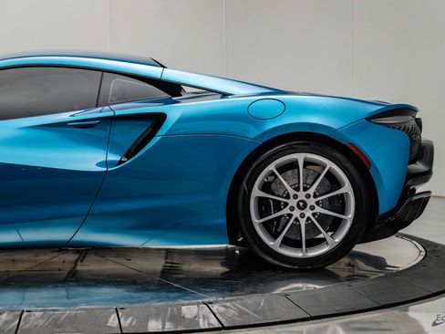 Used 2024 McLaren Artura RWD image 11