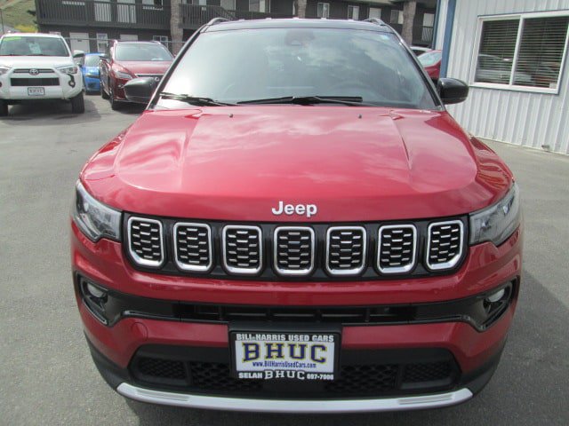 Used 2025 Jeep Compass Limited AWD/4WD image 2