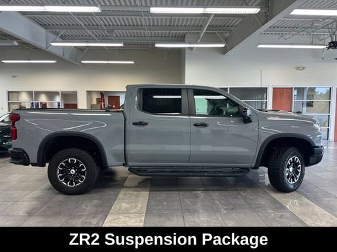 Used 2024 Chevrolet Silverado 1500 ZR2 AWD/4WD image 9