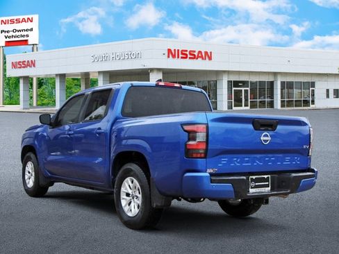 Used 2024 Nissan Frontier SV w/ Technology Package RWD image 3