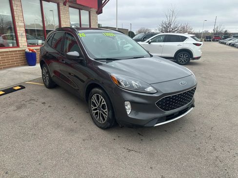 Used 2020 Ford Escape SEL image 3