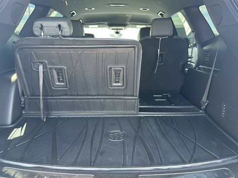 Used 2023 Buick Enclave Premium image 22