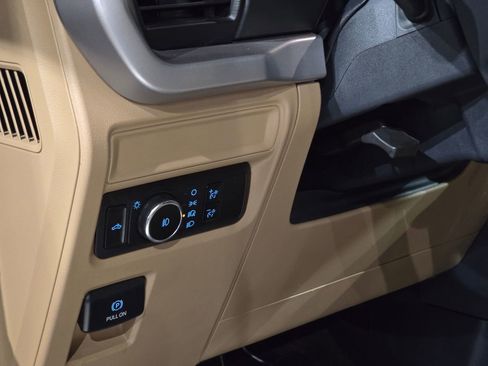 Used 2023 Ford F150 XLT image 15