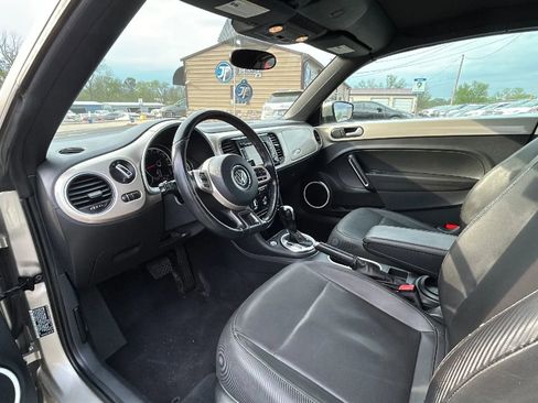 Used 2013 Volkswagen Beetle 2.5 image 17