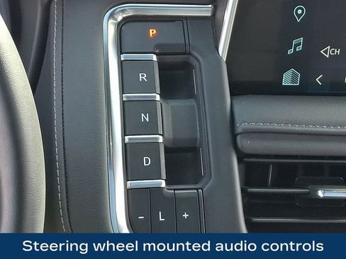 Used 2024 Chevrolet Suburban Z71 image 11