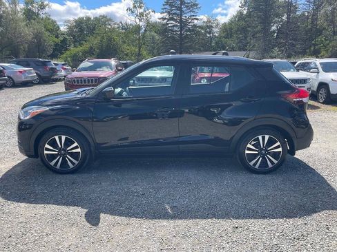 Used 2018 Nissan Kicks SV FWD image 8