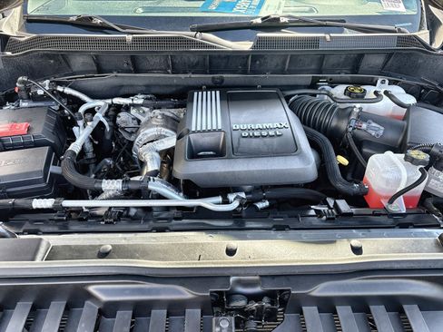 Certified 2021 Chevrolet Silverado 1500 RST image 38