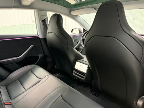 Used 2024 Tesla Model 3 Performance AWD/4WD image 17