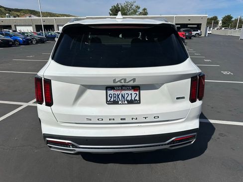 Used 2022 Kia Sorento S image 3