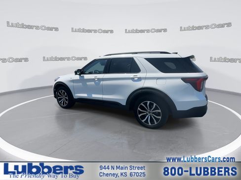 Used 2025 Ford Explorer ST-Line w/ Premium Package RWD image 6