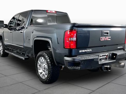 Used 2018 GMC Sierra 2500 Denali w/ Duramax Plus Package AWD/4WD image 12