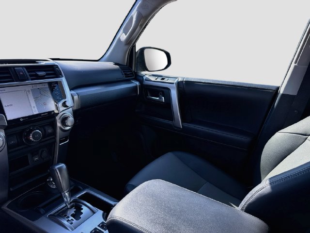 Used 2021 Toyota 4Runner SR5 Premium w/ Moonroof Package AWD/4WD image 25