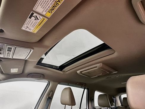 Used 2017 Honda Pilot Touring image 11
