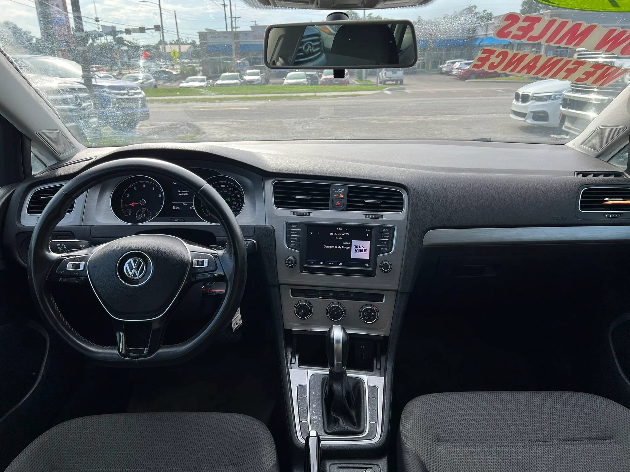 Used 2017 Volkswagen Golf S FWD image 12