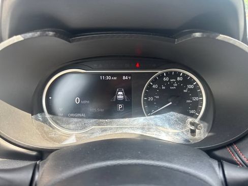 Used 2024 Nissan Versa SR FWD image 20