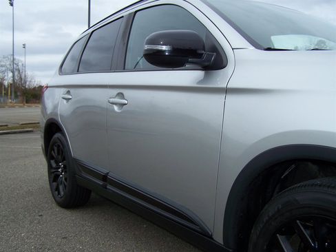 Used 2019 Mitsubishi Outlander LE image 36