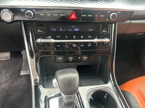Used 2024 Kia Carnival SX Prestige FWD image 17