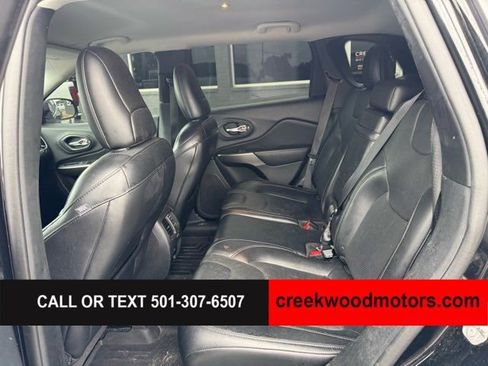 Used 2019 Jeep Cherokee Limited AWD/4WD image 12