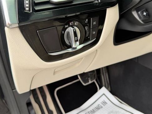 Used 2019 BMW M550i xDrive AWD/4WD image 32