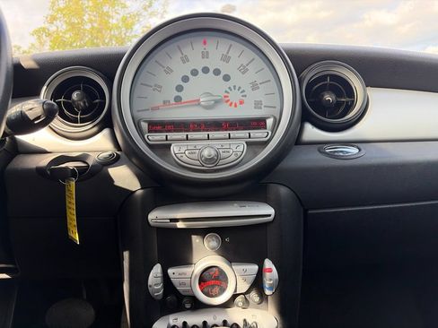 Used 2009 MINI Cooper Hardtop FWD image 13