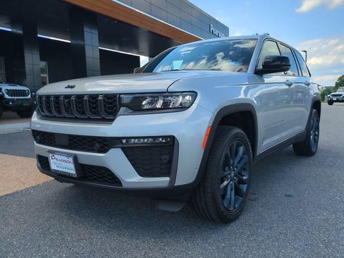 New 2026 Jeep Grand Cherokee Limited AWD/4WD image 8