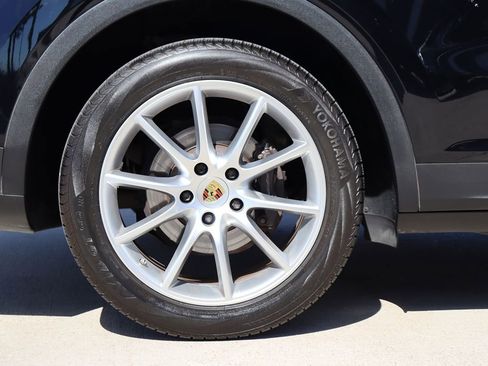 Used 2021 Porsche Cayenne image 54